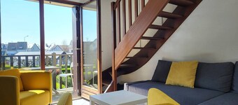 Beachside Duplex in Cabourg: Perfect for 4, Balcony, Fully Equipped Kitchen