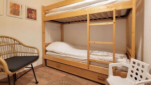 Room - Spacious apartment in the heart of Les Orres 1650, 3 bedrooms, sleeps 6/8 (Les Orres)