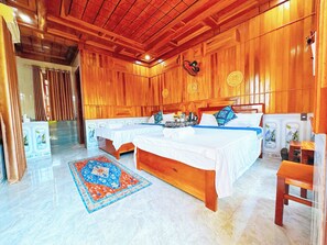 ห้องดีลักซ์สำหรับสี่ท่าน | เครื่องนอนป้องกันสารก่อภูมิแพ้, ผ้านวมขนเป็ด, เตียงเมมโมรีโฟม