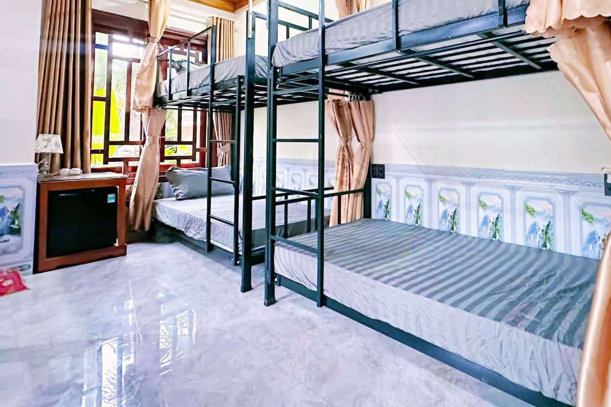 Panoramic Shared Dormitory | 1 bedroom, hypo-allergenic bedding, down comforters, memory foam beds