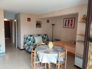 Dining - Quiet studio with garden and parking in La Grande Motte (La Grande-Motte)