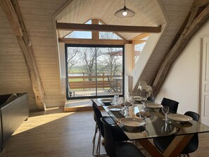 Dining - Cottage in nature, terrace, air conditioning, for 6 people (Saint-Léon)