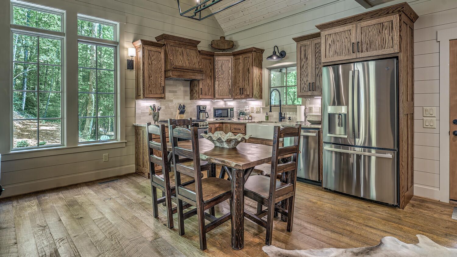 Cider Mill House overlooking private stream w/ firepit