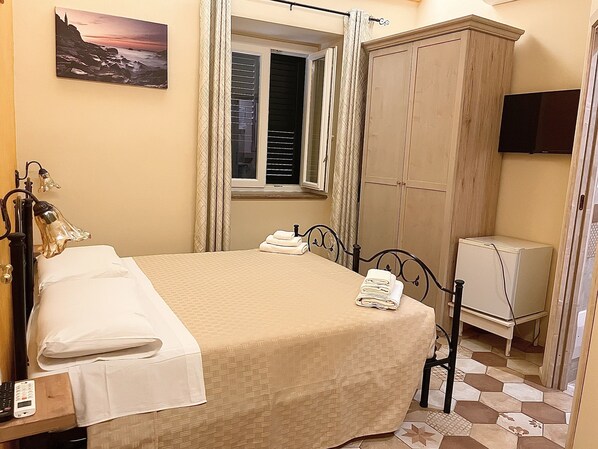 Basic Twin Room