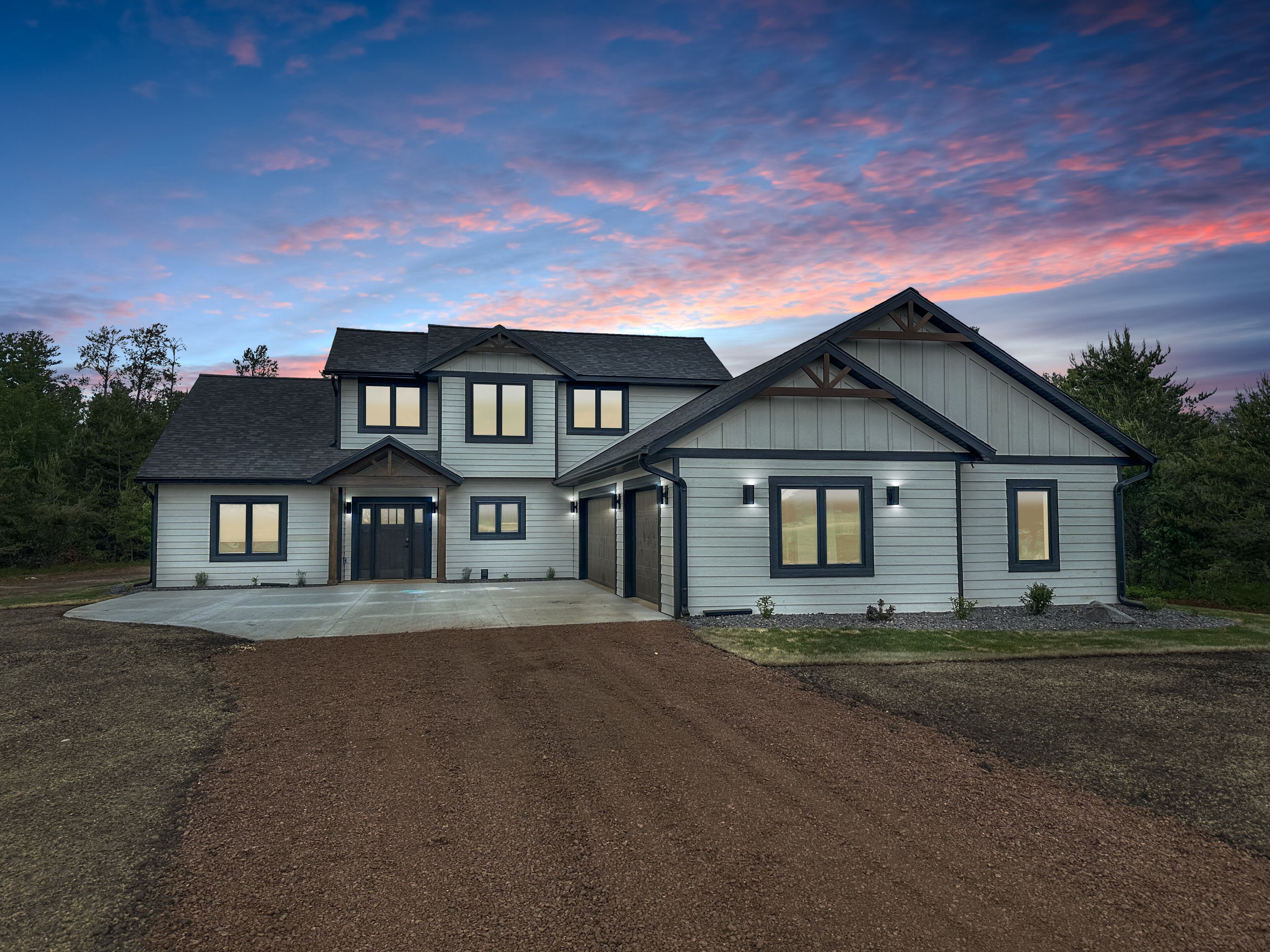 Castle Rock Lake new construction with 4 bedrooms and loft. Sleeps up to 15!