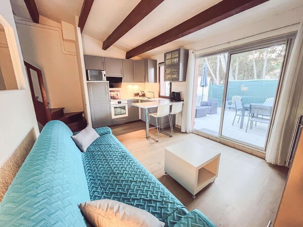 TV - Charming air-conditioned villa with pool and quiet parking (Cap d'Agde)