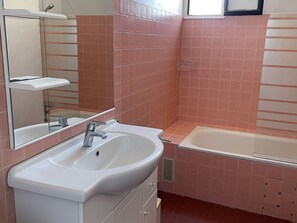 Hair dryer - Studio with terrace for 4 people near beach (Collioure)