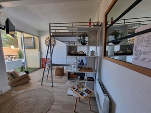 Interior - Studio for 4 people with terrace 300m from the beach (Collioure)
