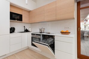 Fridge, microwave, oven, stovetop