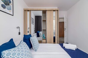 1 bedroom, desk, iron/ironing board, WiFi