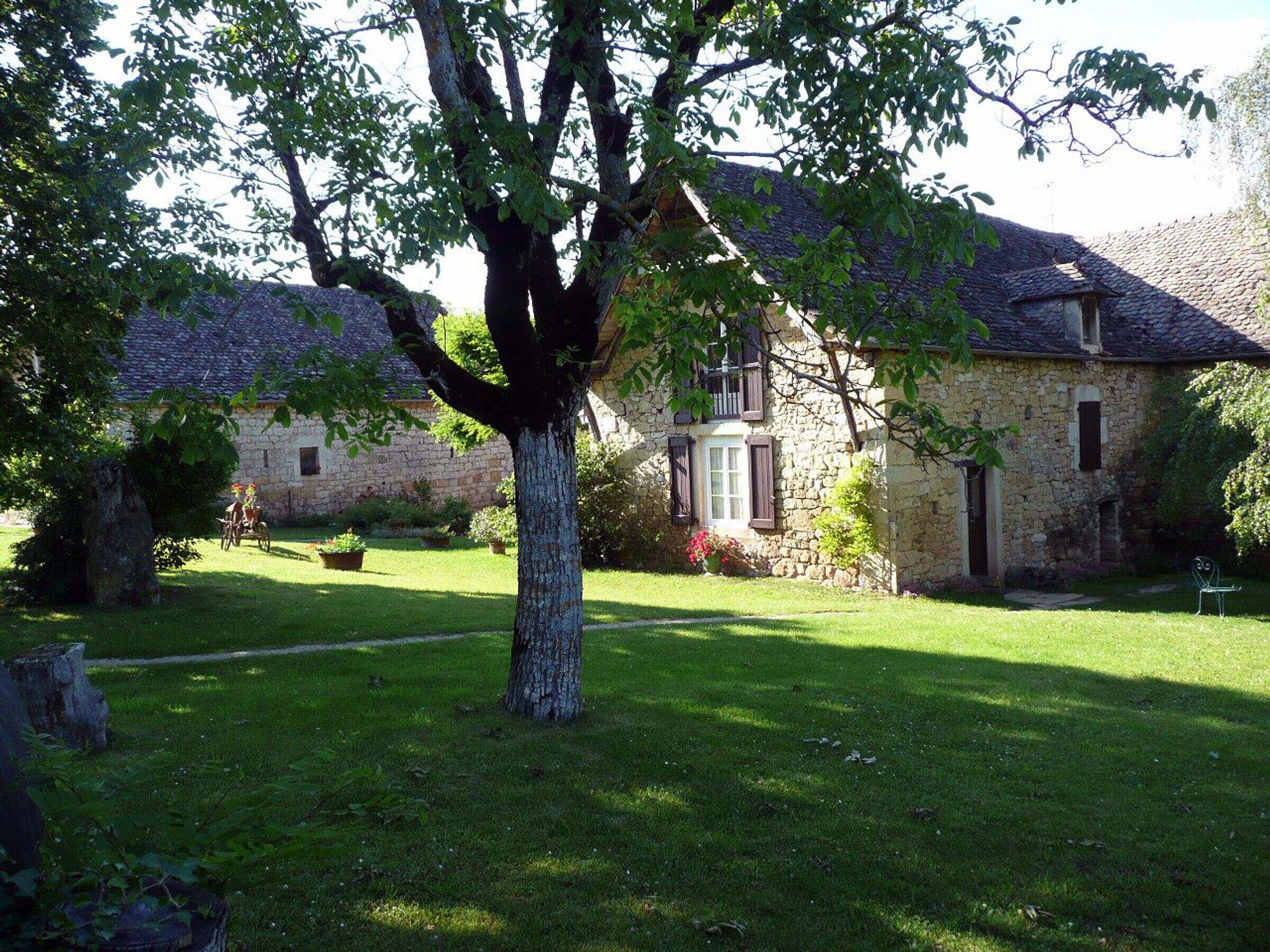 Gite Salles-la-Source, 2 bedrooms, 6 persons