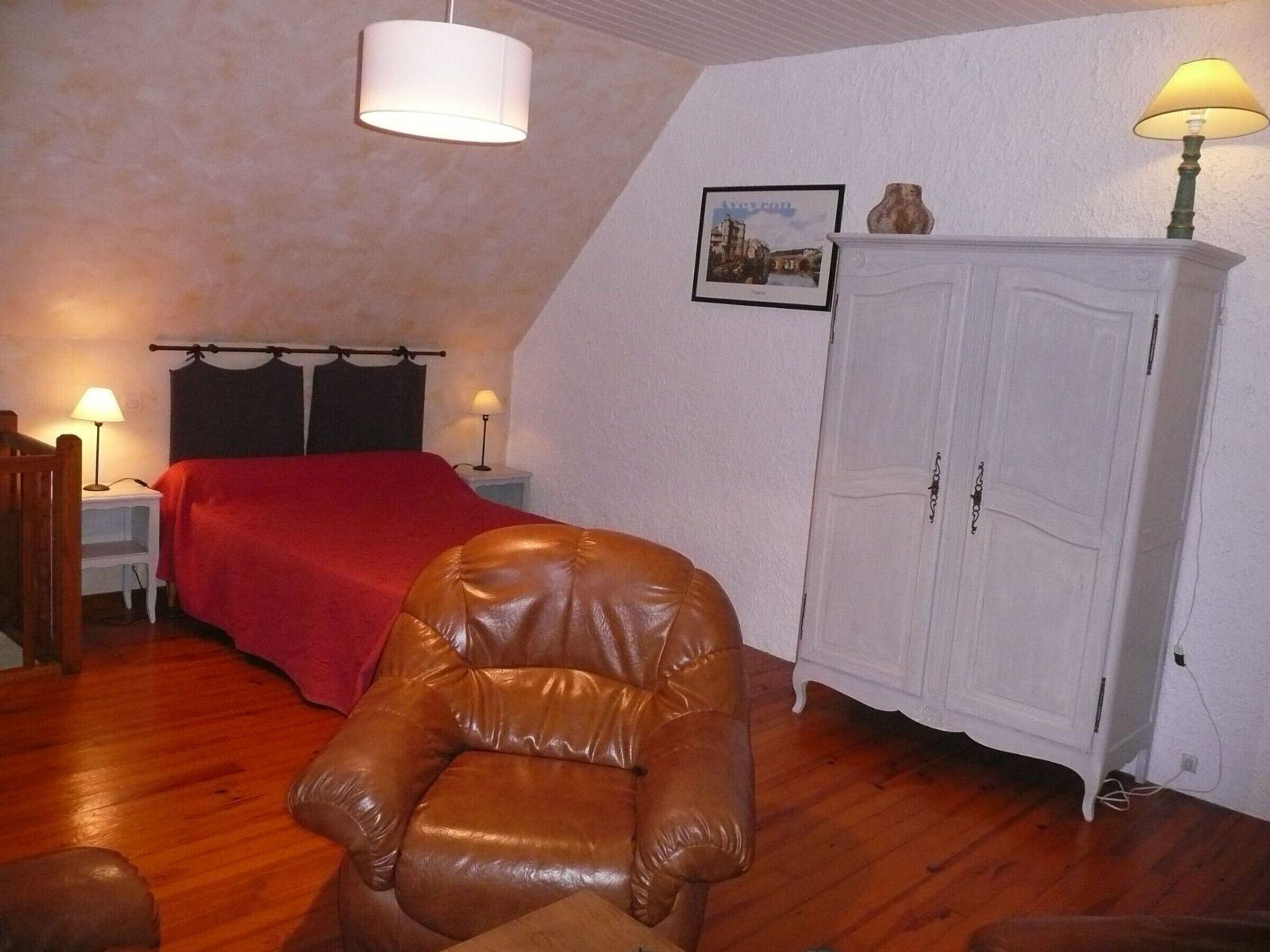 Gite Salles-la-Source, 2 bedrooms, 6 persons