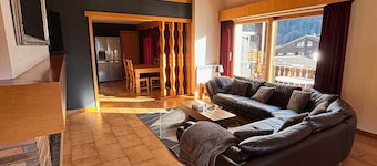 Spacious duplex for 20 near slopes in La Chapelle-d'Abondance