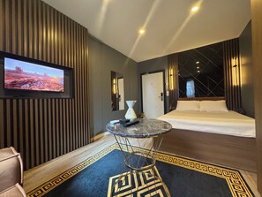 Studio | 1 slaapkamer, luxe beddengoed, donsdekens, een bureau