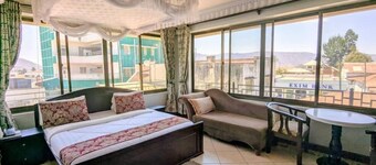 Alexander Hotel & Tours