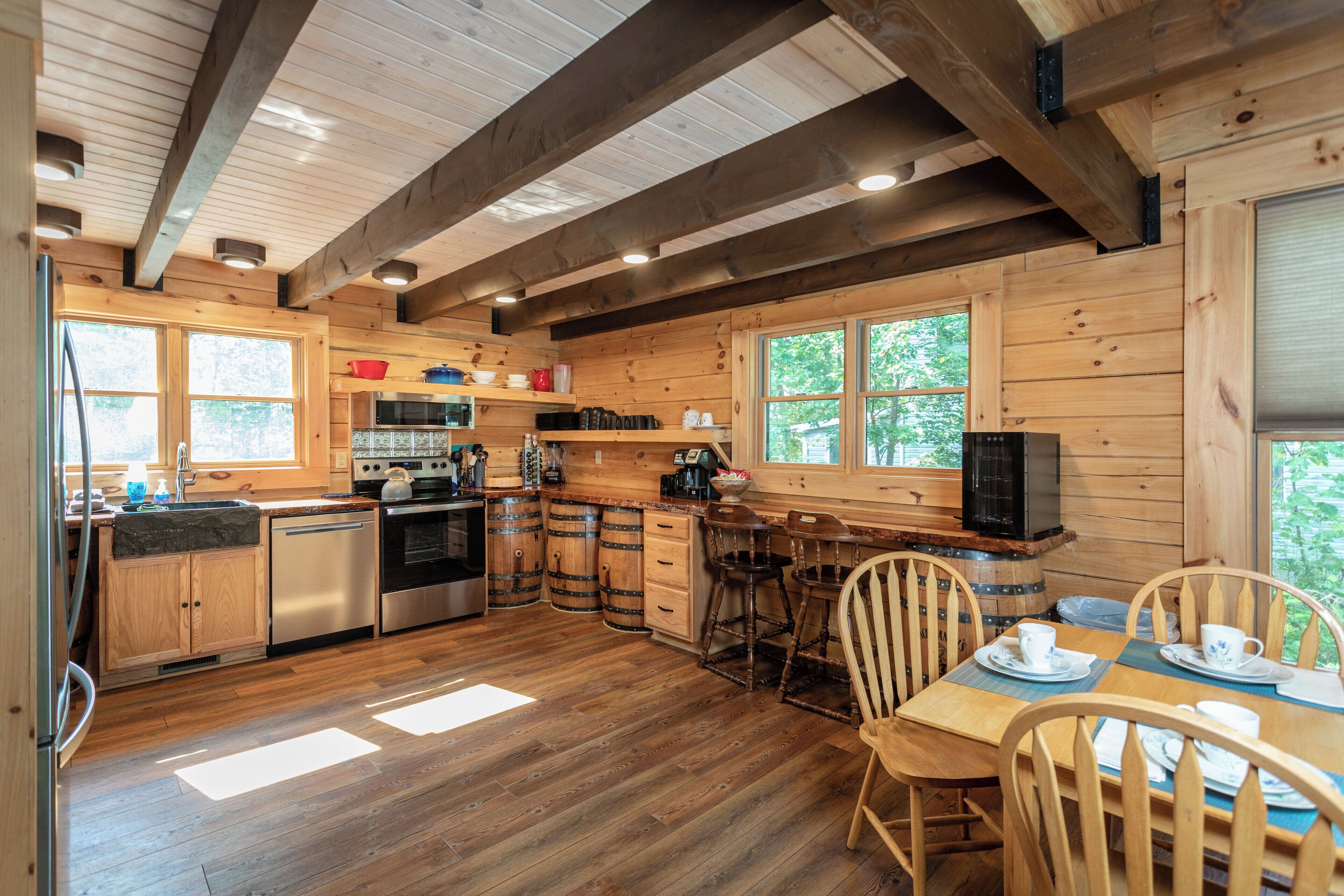 *New to VRBO - Luxurious Log Home in Massanutten Resort - Golf, Hike, Ski!