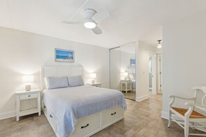 2 bedrooms, desk, iron/ironing board, WiFi