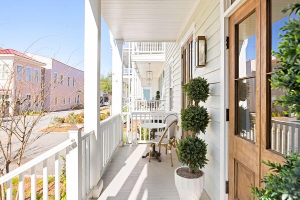 Property grounds - The Manor 91.5 by Guesthouse Charleston – Brand New Spacious Home in Downtown Charleston (Charleston)