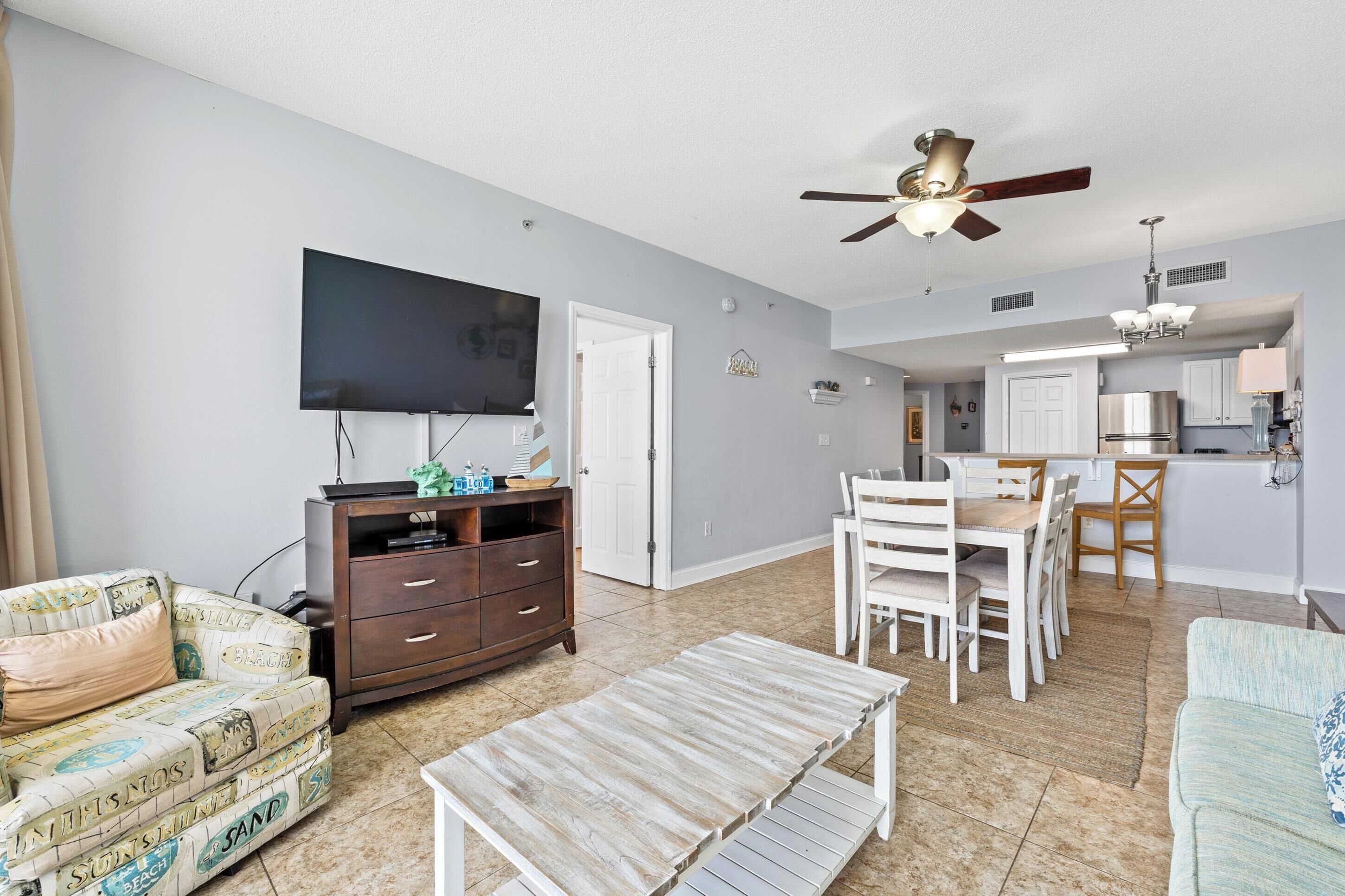 Beachfront, Sleeps 8, Pools, Hot Tub, Private Beach, Free Golf Daily