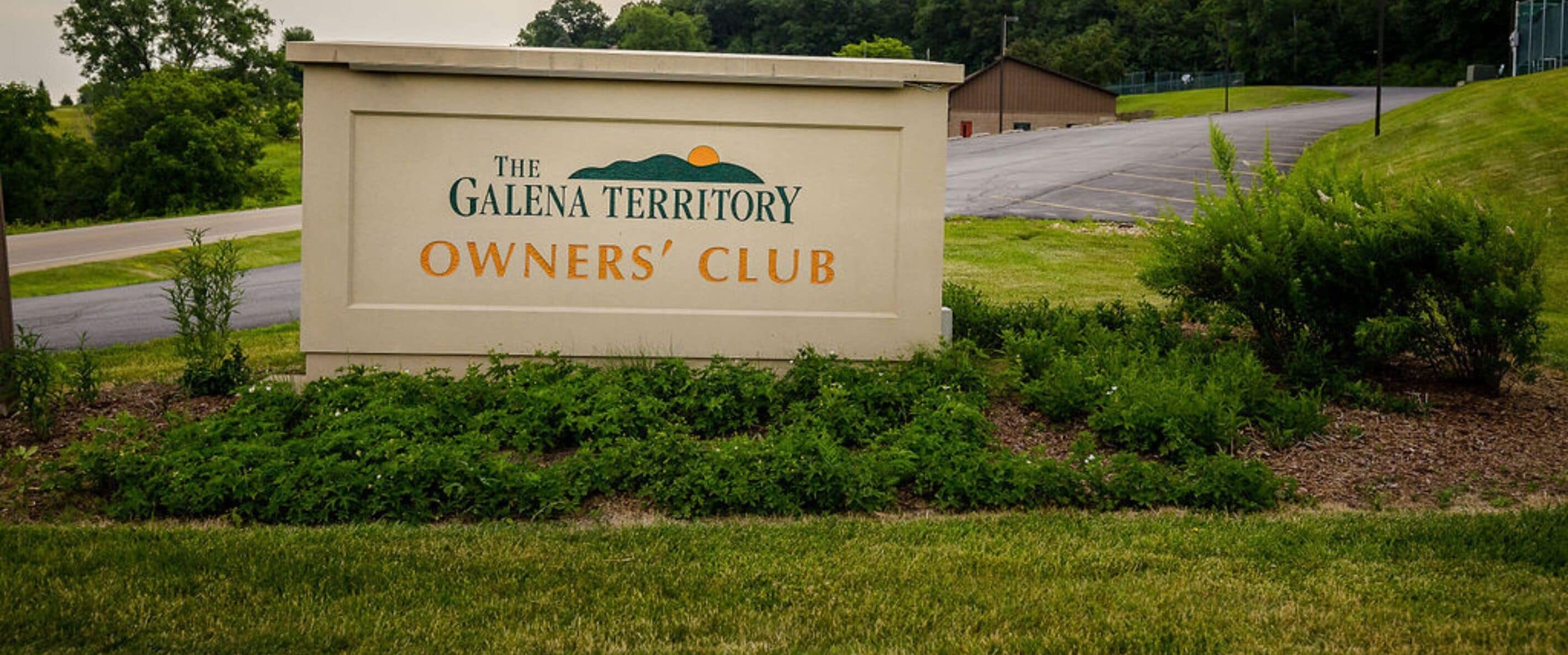 A sign for The Galena Territory Owners' Club.