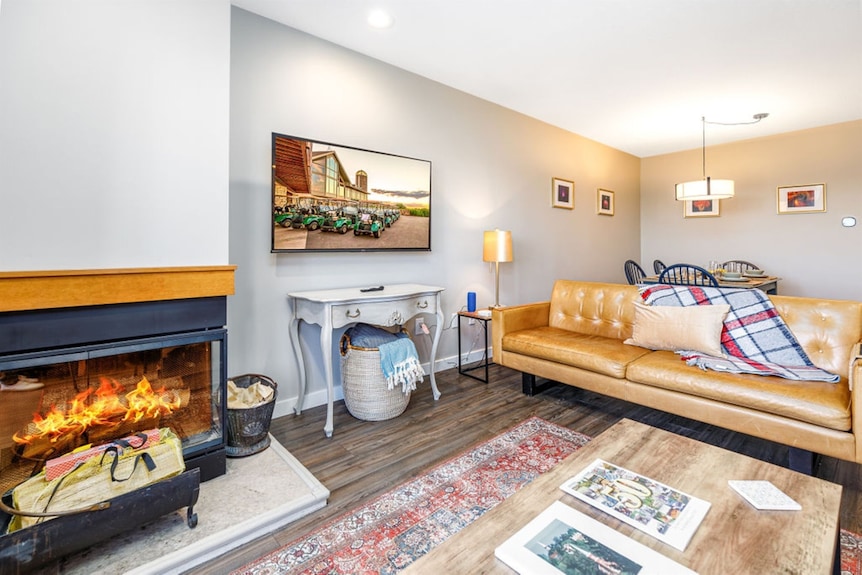 Galena Territory Golf Villa | 3 King Beds | Fireplace | Sleeps 8 - Galena, IL