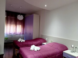 Neljän hengen perushuone | Ilmainen Wi-Fi, vuodevaatteet