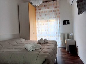 Dobbeltrom – basic | Wi-fi (inkludert) og sengetøy