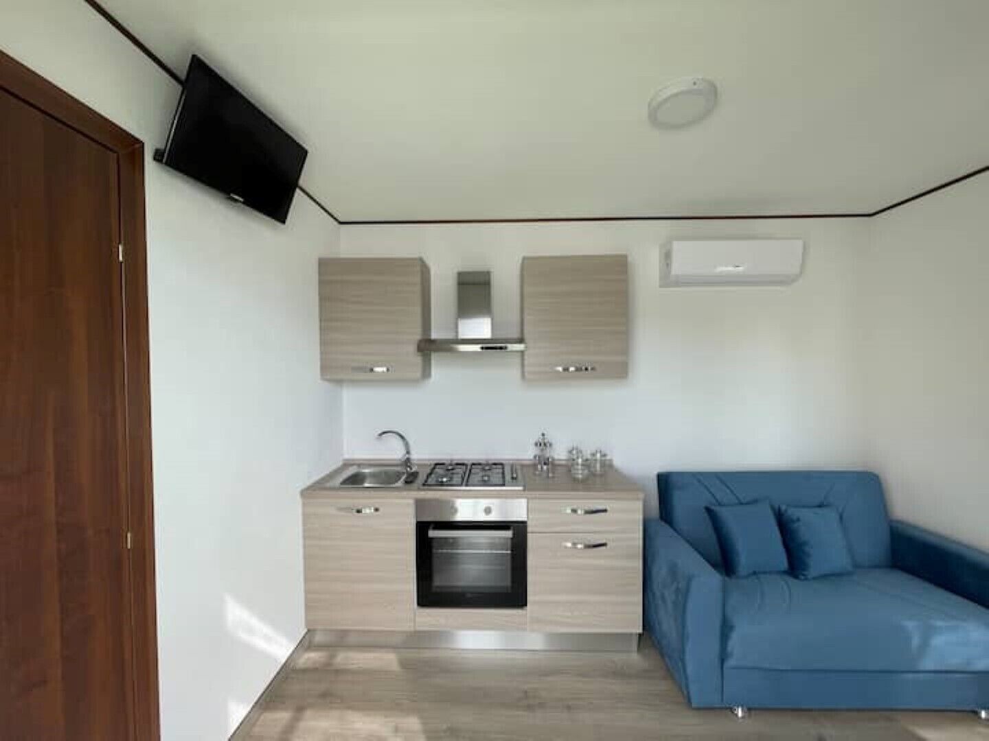 Holiday homes Andreina (the blue one)