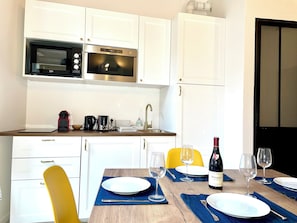 Dining - Functional, well thought-out - Studio #4 - Casa Londono (Marly-le-Roi)