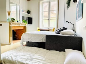 1 chambre, fer et planche à repasser, lit parapluie, Wi-Fi