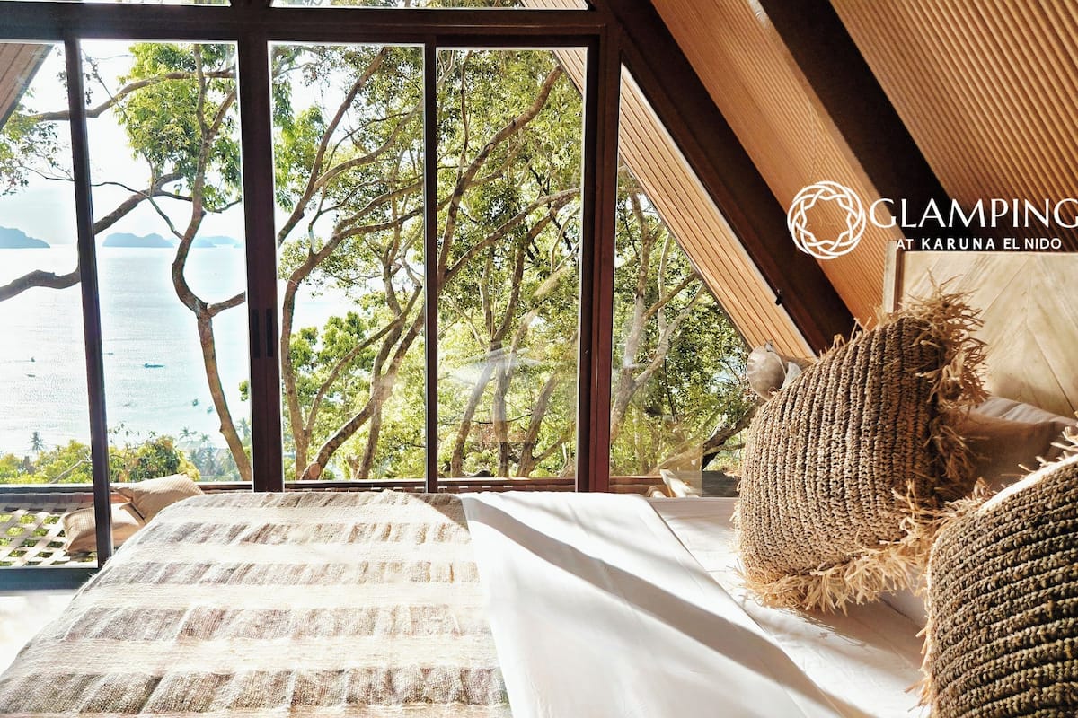 The Love Struck | Premium bedding, down comforters, pillowtop beds, minibar