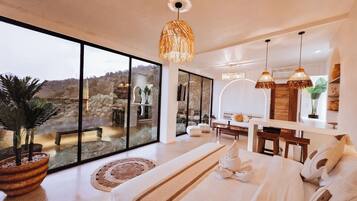 La Dolce Vita | Premium bedding, down comforters, pillowtop beds, minibar