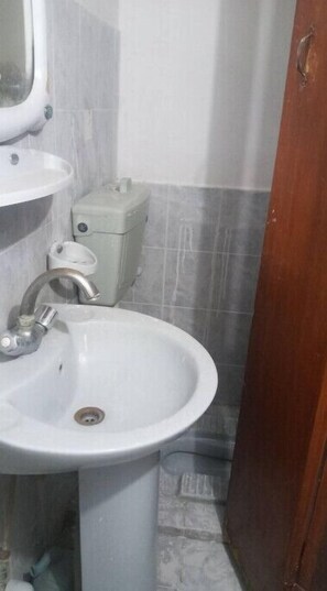 Haartrockner, Handtücher, Seife, Shampoo