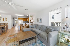 Living area - Ocean Mile I-9 - Beach Front, Swimming Pool, Beach Gear Credit Included! (St. George Island)