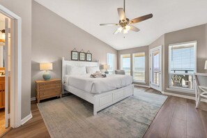 3 bedrooms, iron/ironing board, Internet, bed sheets - Ocean Mile I-9 - Beach Front, Swimming Pool, Beach Gear Credit Included! (St. George Island)