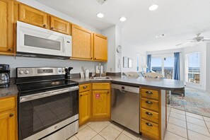 Private kitchen - Ocean Mile I-9 - Beach Front, Swimming Pool, Beach Gear Credit Included! (St. George Island)