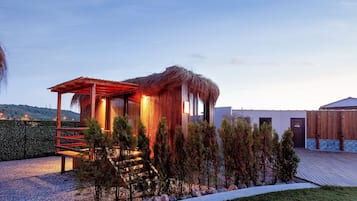 Minibar, soundproofing, free WiFi, bed sheets