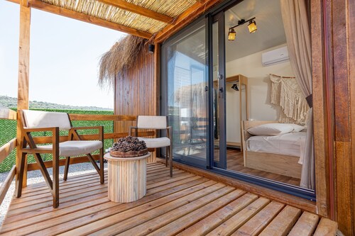 Anda Beach Bistro & Rooms