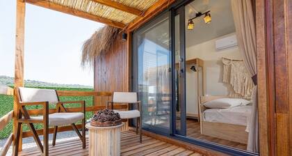 Anda Beach Bistro & Rooms