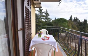 تناول الطعا�م بالخارج