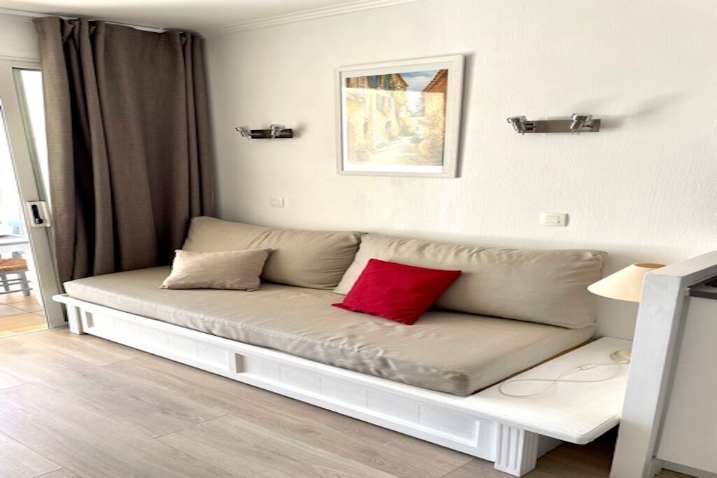 Gulf Of St Tropez. Les Restanques. Beautiful T2 Sea View. Garden, Swimming Pools, Tennis Court - Grimaud