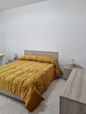 3 bedrooms, bed sheets