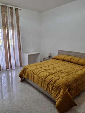 3 bedrooms, bed sheets