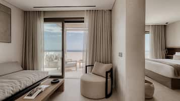 Minibar, caja de seguridad en la habitación y escritorio