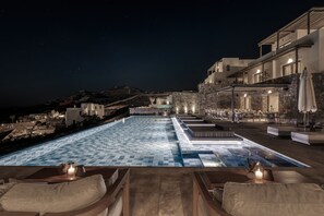 Poolside bar - Enigma Mykonos Boutique Hotel (Mykonos)