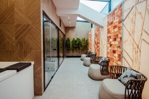 Sauna, hot tub, steam room