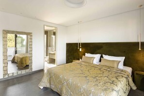 Presidentiële villa, 4 slaapkamers, niet-roken | 4 slaapkamers, luxe beddengoed, een strijkplank/strijkijzer, gratis wifi