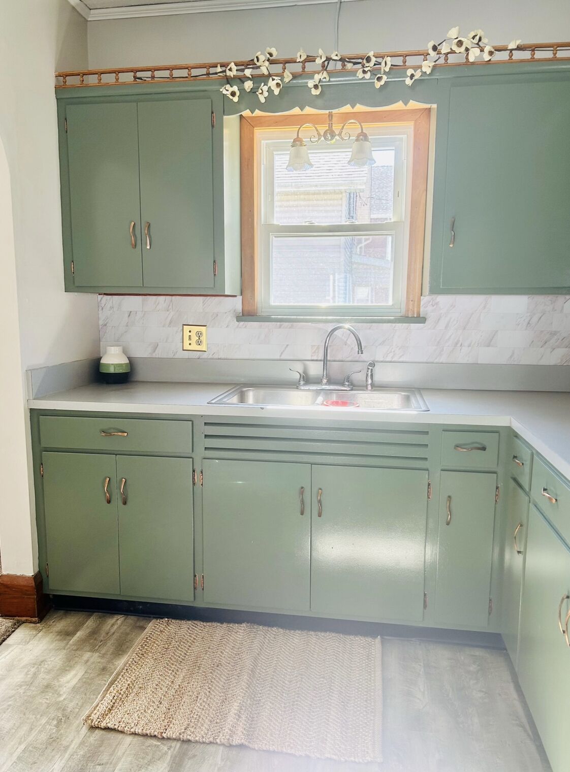 Columbia Getaway. Large home for family fun.