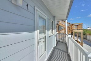 Exterior detail - Secluded, yet close to everything Port A has to offer. Sit on the deck and watch (Port Aransas)