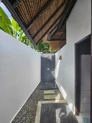 Property grounds - Villa with all comforts, close to the most beautiful spots on the island (ungasan)